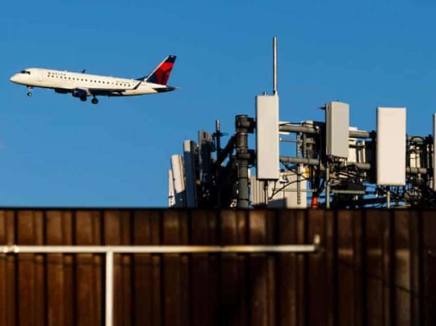 Kompanitë ajrore anulojnë qindra fluturime për në SHBA për shkak të rrjetit 5G