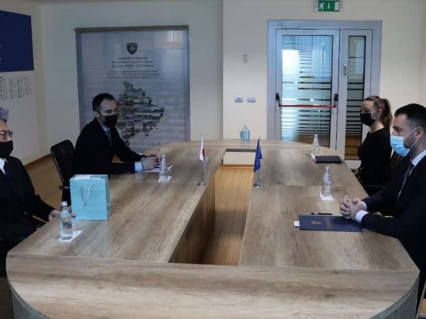 Krasniqi priti të ngarkuarin me punë në ambasadën e Japonisë në Kosovë