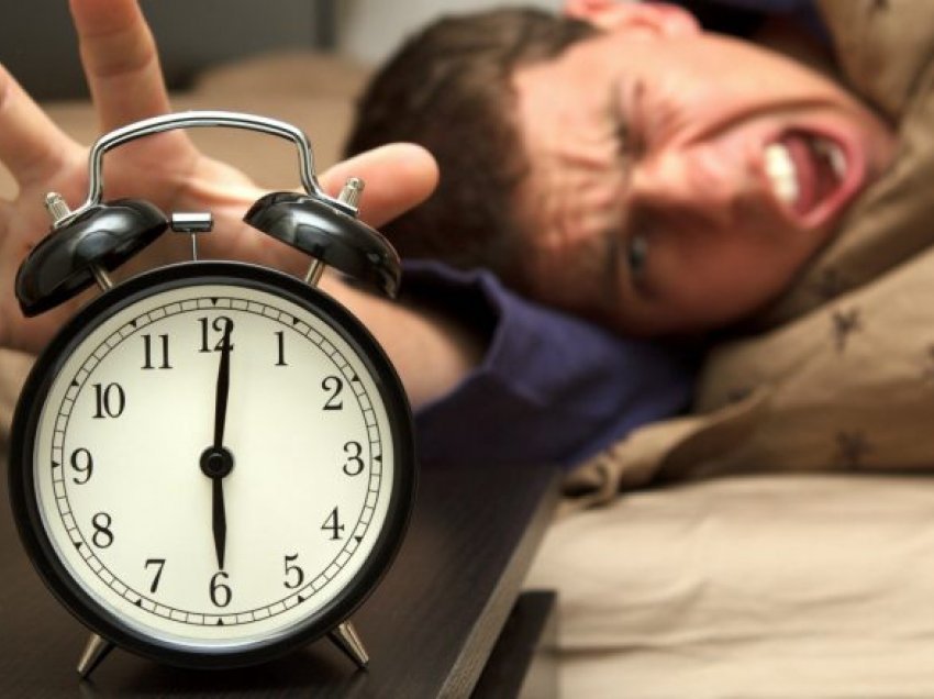 Pse nuk duhet ta shtyni kurrë alarmin e mëngjesit?