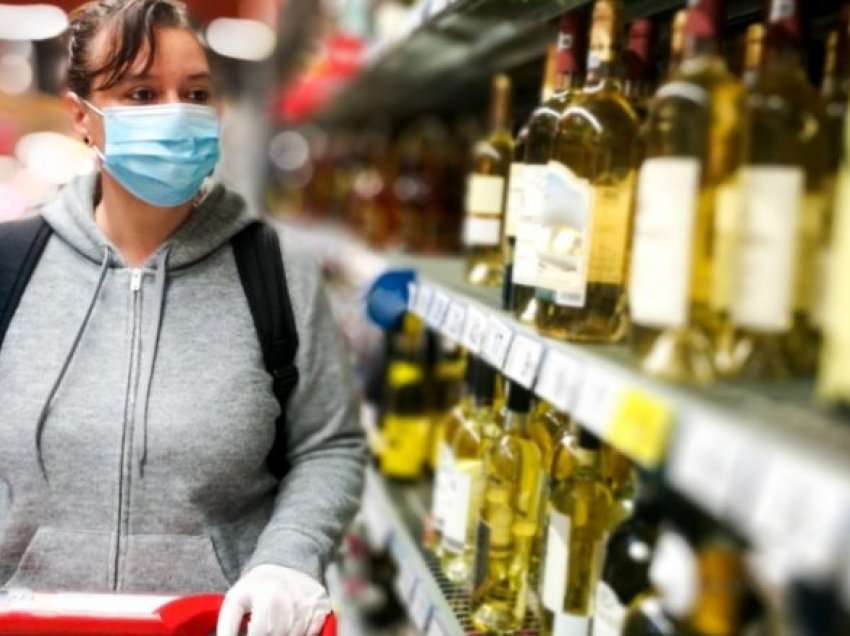 A i vret alkooli vërtet bakteret dhe viruset? Le të ngremë gotat tona dhe të bëjmë një dolli