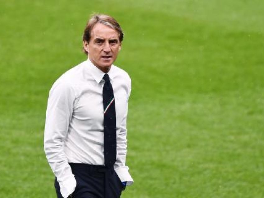Italia, afrohet rikthimi i bujshëm: pritet vendimi i Mancini-t