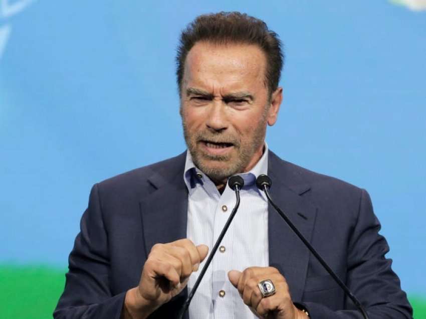 Arnold Schwarzenegger përfshihet në një aksident me makina