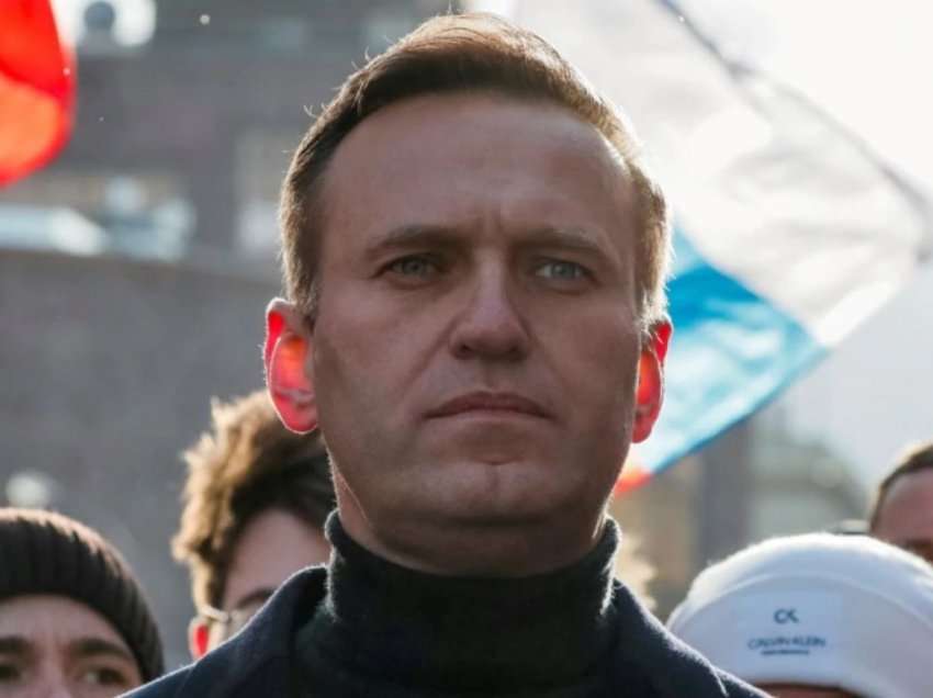 Rusia shton Navalyn në listën e “terroristëve”