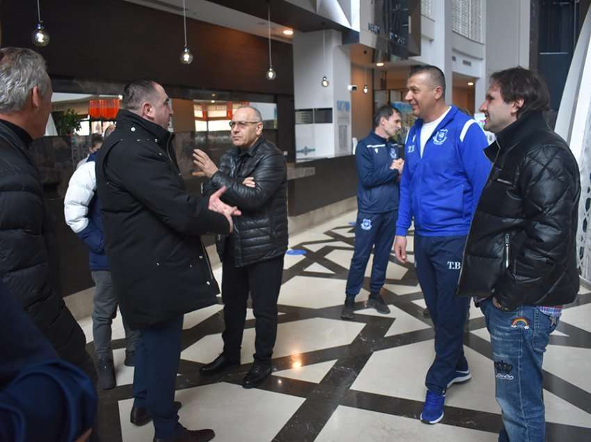 Krerët e FFK-së vizituan klubet që ndodhen në Antali 