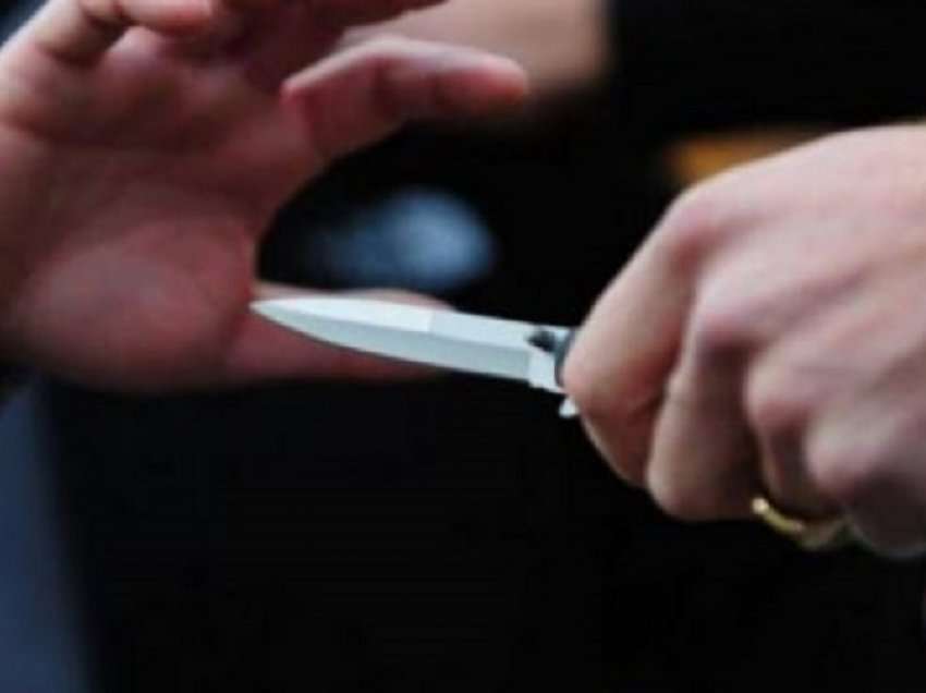 Sherr në Tepelenë, 35-vjeçari godet me thikë kunatin