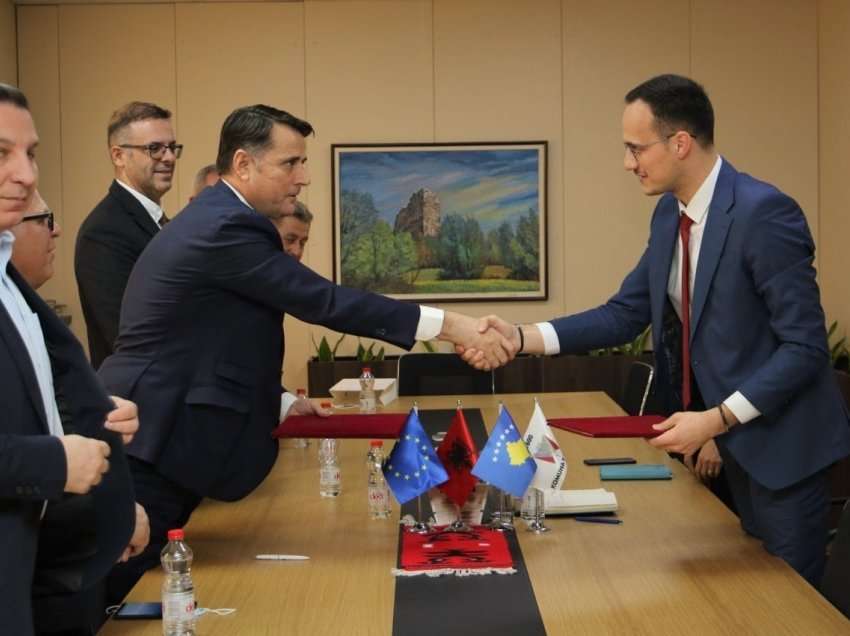 Komuna e Gjilanit dhe UP ‘Kadri Zeka’ nënshkruajnë marrëveshje bashkëpunimi