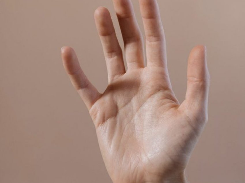 Forma e dorës zbulon nëse jeni zjarr, ajër, ujë apo tokë