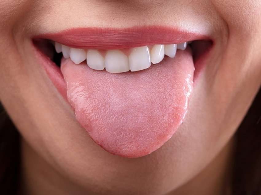Si ta zgjidhni problemin e tharjes së gojës?