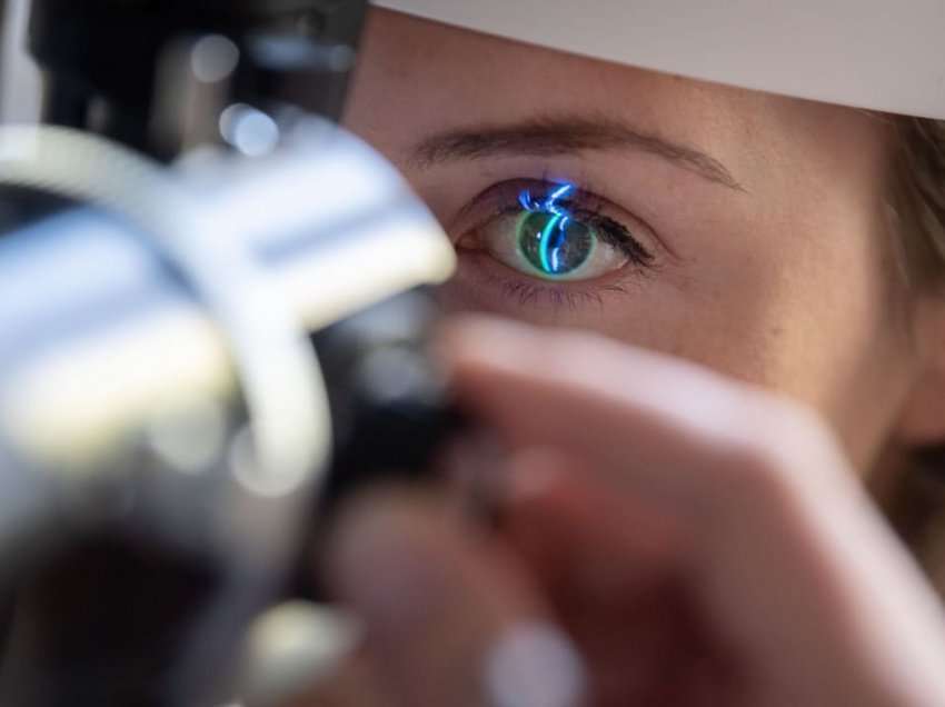 Një test i thjeshtë që mat moshën e retinës së syve, zbulon se sa gjatë do të jetoni