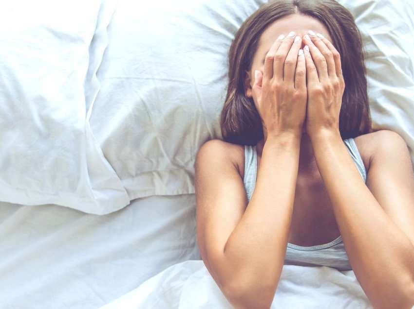 Sa orë gjumë humbasim për shkak të nxehtësisë dhe pasojave në shëndetin tonë