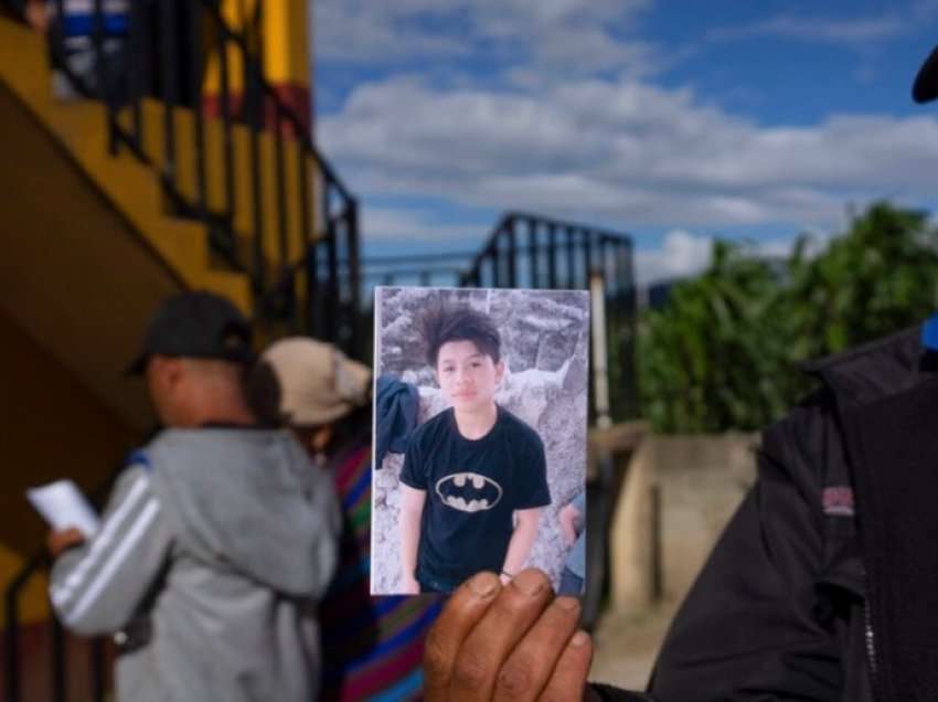 “Kamioni i vdekjes”, familjet vajtojnë për viktimat në San Antonio 