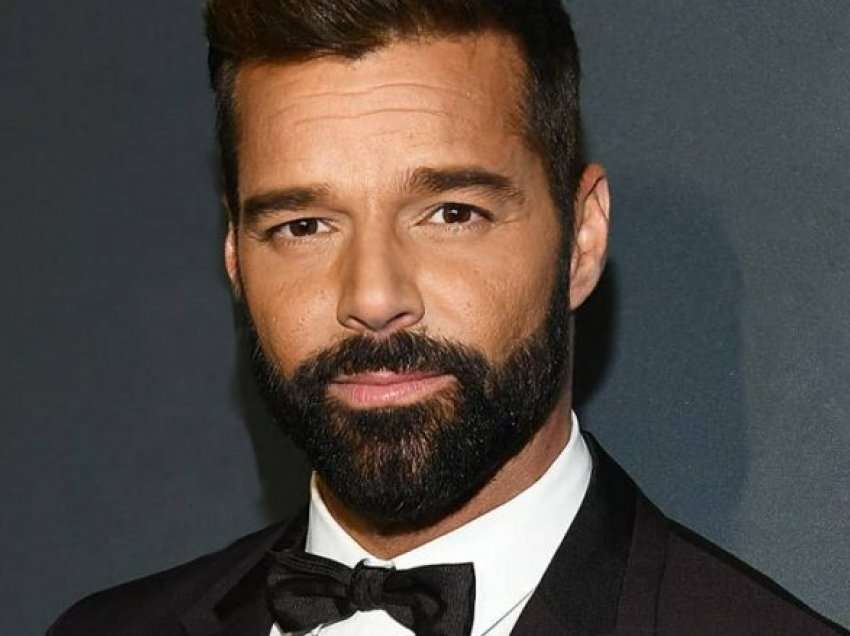 Ricky Martin mohon akuzat për abuzim në familje pas urdhrit të ndalimit nga policia