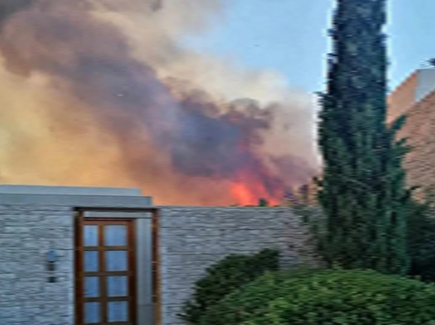 Zjarre masive në Itea të Greqisë! Flakët përfshijnë hotelin, shpëtojnë turistët