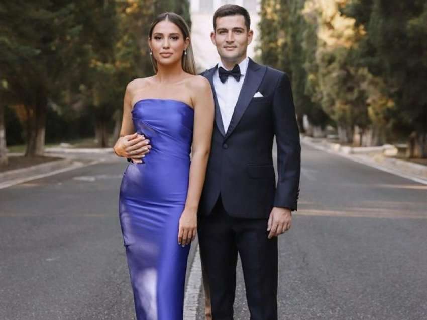 Arbër Hajdari publikon foton e rrallë me të fejuarën, zbulon çka po feston me vajzën e biznesmenit të njohur