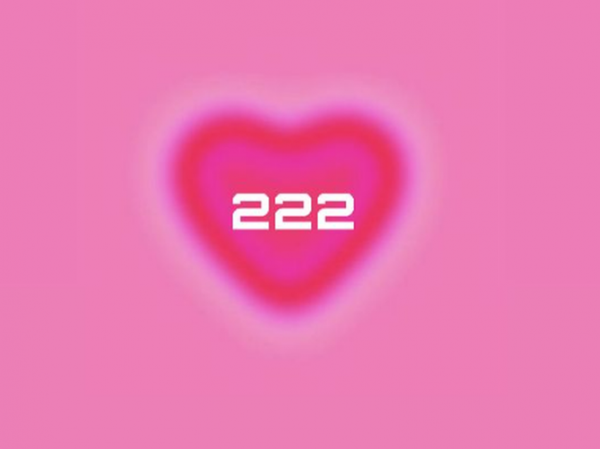 E sheh kudo numrin e engjëjve “222”? Mëso çfarë kuptim ka