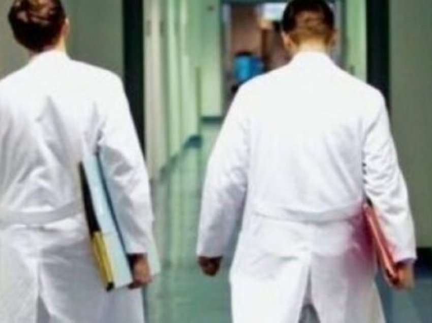 Rriten rrogat e mjekëve dhe infermierëve në Shqipëri