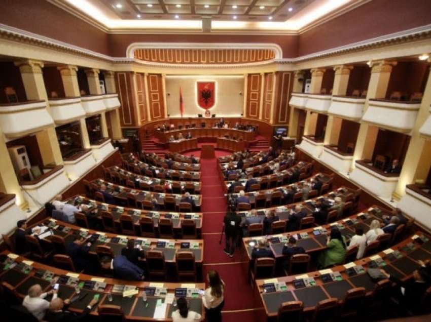 Kuvendi i Shqipërisë miraton Rezolutën që dënon gjenocidin në Srebrenicë