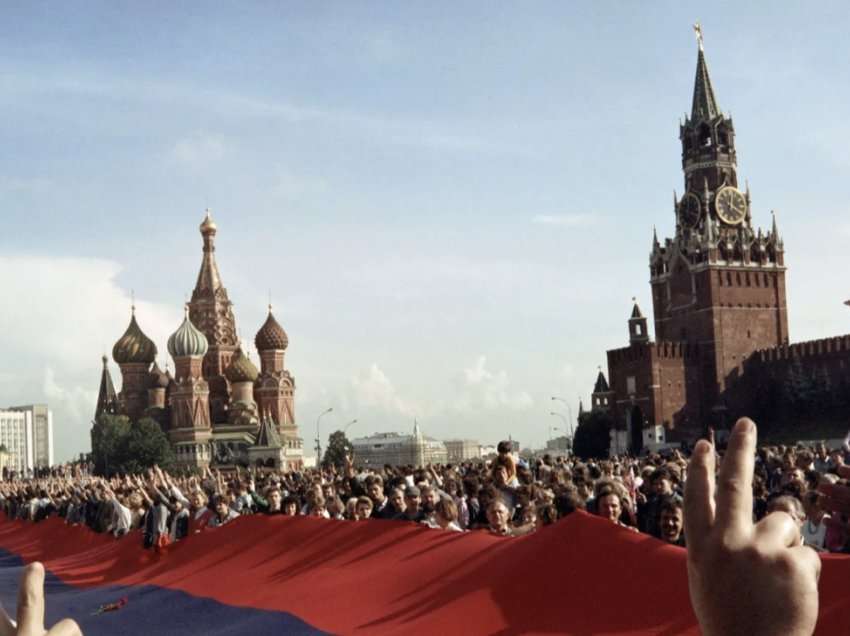 A mund të mbijetojë Putini? Çfarë na mësoi shembja e Bashkimit Sovjetik