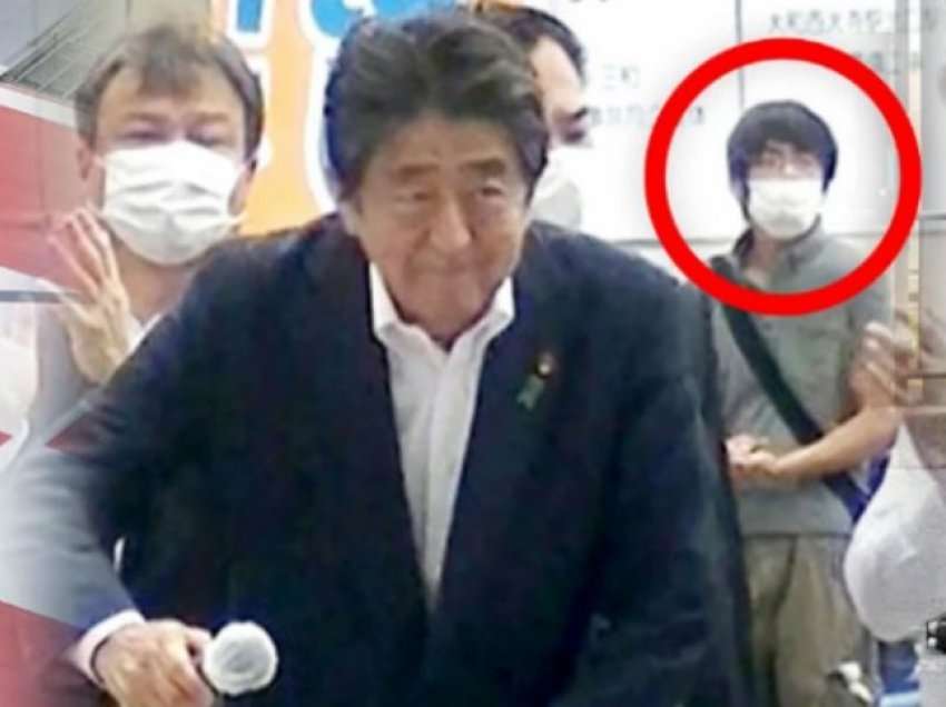 Publikohen pamjet drithëruese, vrasësi duke e ndjekur nga prapa me armë Shinzo Aben