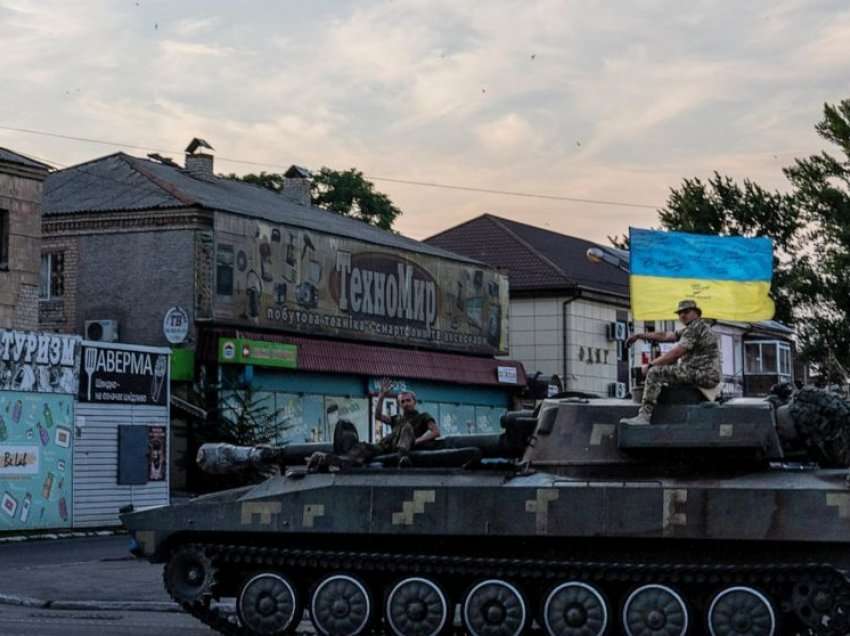 Rusia vazhdon të 'ngre ferrin e vërtetë', thotë guvernatori i Ukrainës