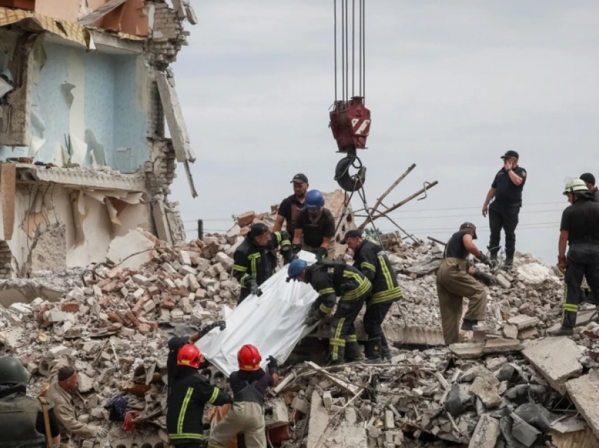 Rritet numri i viktimave nga sulmi ndaj ndërtesës së banimit në Donjeck