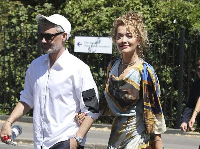 Edhe Rita Ora ishte në finalen e Wimbledonit me të fejuarin e saj Taika Waititi