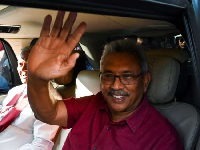 VOA/ Sri Lanka, presidenti largohet nga vendi mes krizës