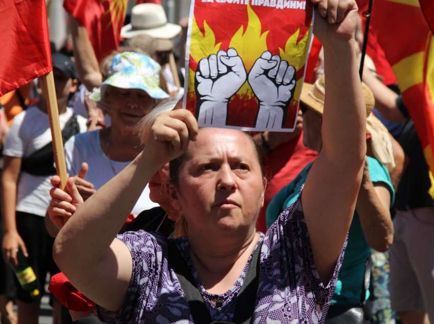 Von der Leyen ofron garanci për gjuhën maqedonase; opozita proteston
