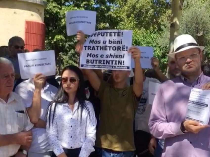 VOA: Protesta para Kuvendit për Butrintin, gati rrëzimi i dekretit të Metës