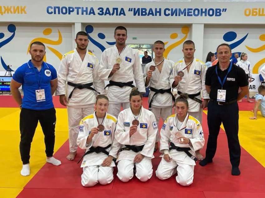 Shpat Zekaj i kthehet medaljeve, i artë në kategorinë 100 kg! Befasuan Muhamedin Veseli dhe Debora Gjakova