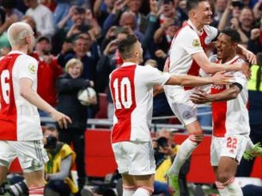Ajax siguron një talent nga Porto