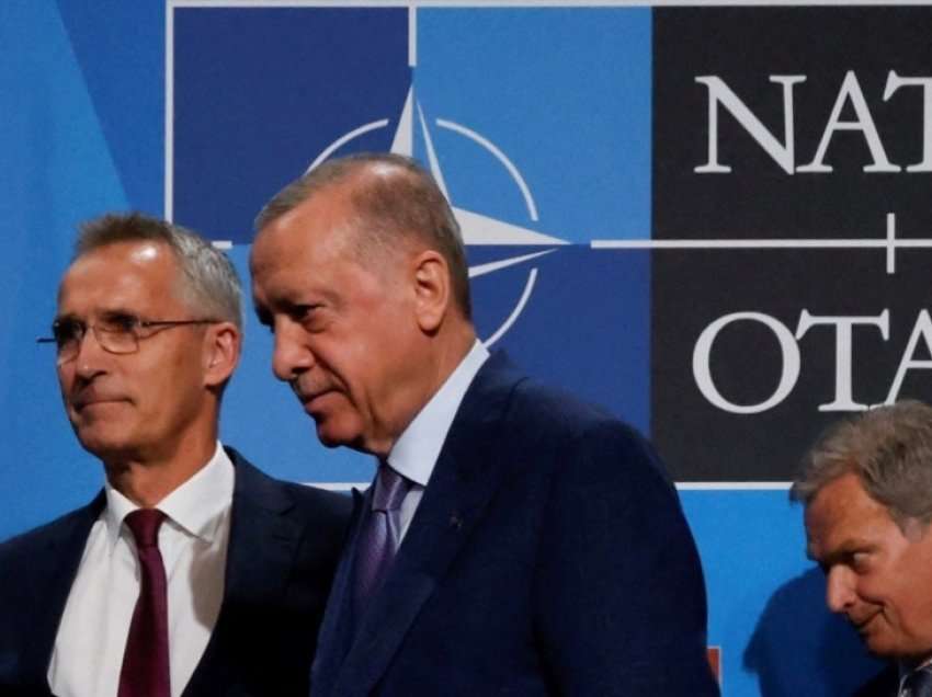 Turqia paralajmëron se mund të bllokojë anëtarësimin e Finlandës dhe Suedisë në NATO