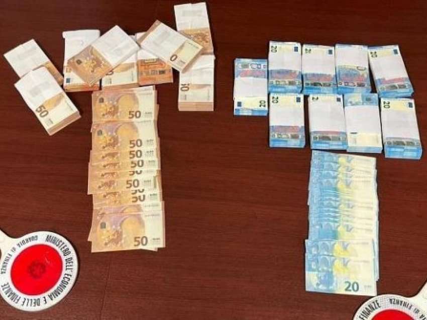 Lëvizte me euro false në makinë, arrestohet shqiptari në Itali