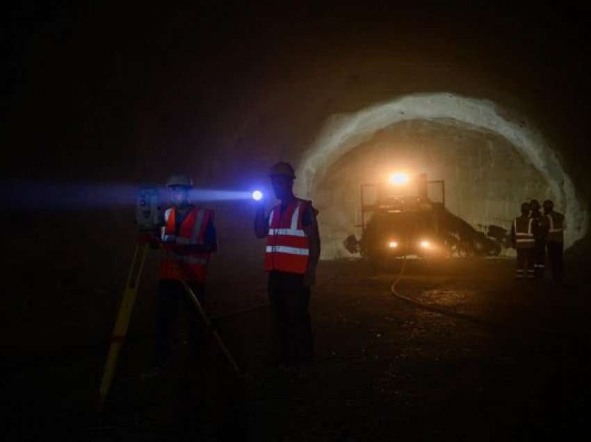 ​Rama: Deri në fund të muajit hapet gjysma e segmentit të tunelit të Logarasë