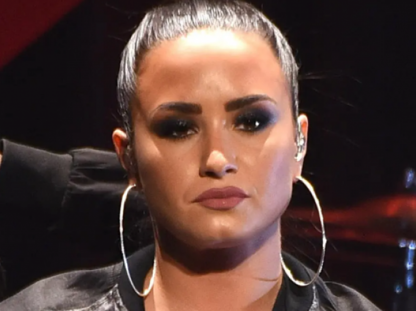 Katër vite pas mbidozës, rrëfehet Demi Lovato