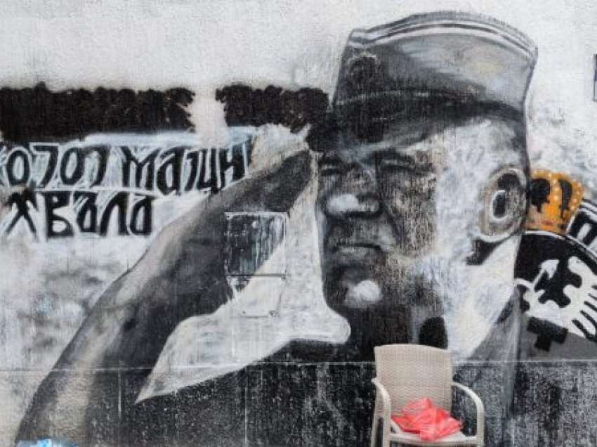Kreu i Beogradit thotë se nuk plotëson dëshirat e Hagës për largimin e muraleve të Mladiçit