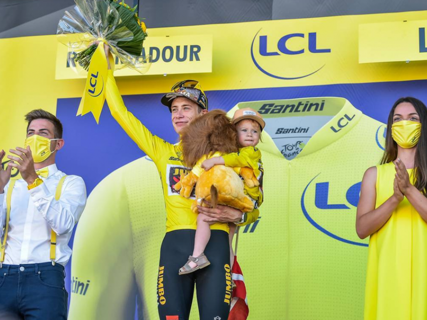 Spektakël në Paris, Jonas Vingegaard kampion i ri i “Tour de France” 