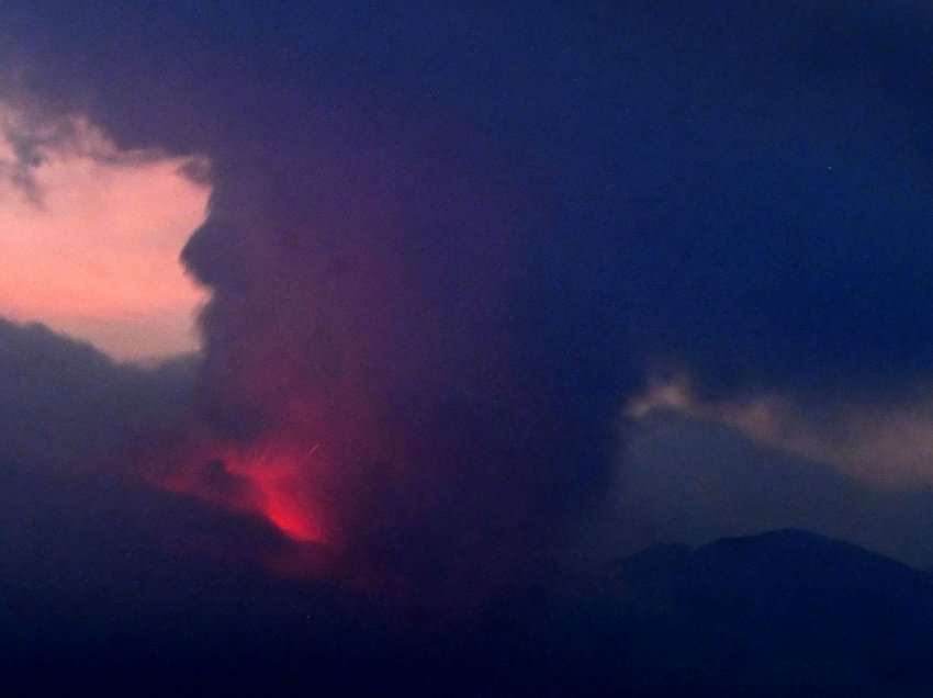 Shpërthen vullkani japonez Sakurajima