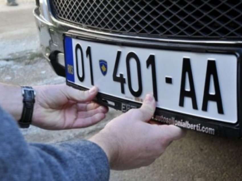 Mediat serbe shkruajën për regjistrimin e automjeteve nga një gushti – paralajmërim i hapave të njëanshëm