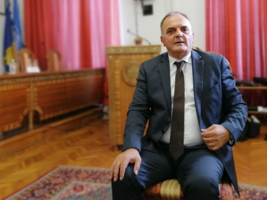 Gërvalla për ambasadorin Berishaj: Nuk shkarkohet, ai vazhdon punën
