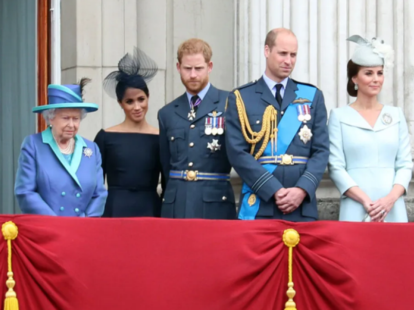 Mbretëresha fton Kate dhe William, por jo Meghan dhe Harry-n në shtëpinë verore