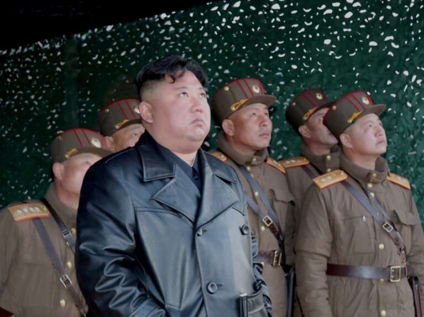 Kim Jong-un: K.Veriore është e gatshme që të mobilizojë forcat bërthamore