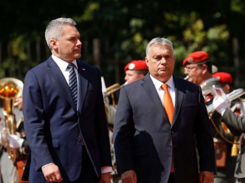 Udhëheqësit austriakë dhe hungarezë diskutojnë migrimin, luftën në Ukrainë