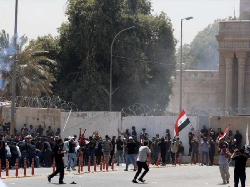 Protestuesit në Irak sërish sulmojnë Parlamentin
