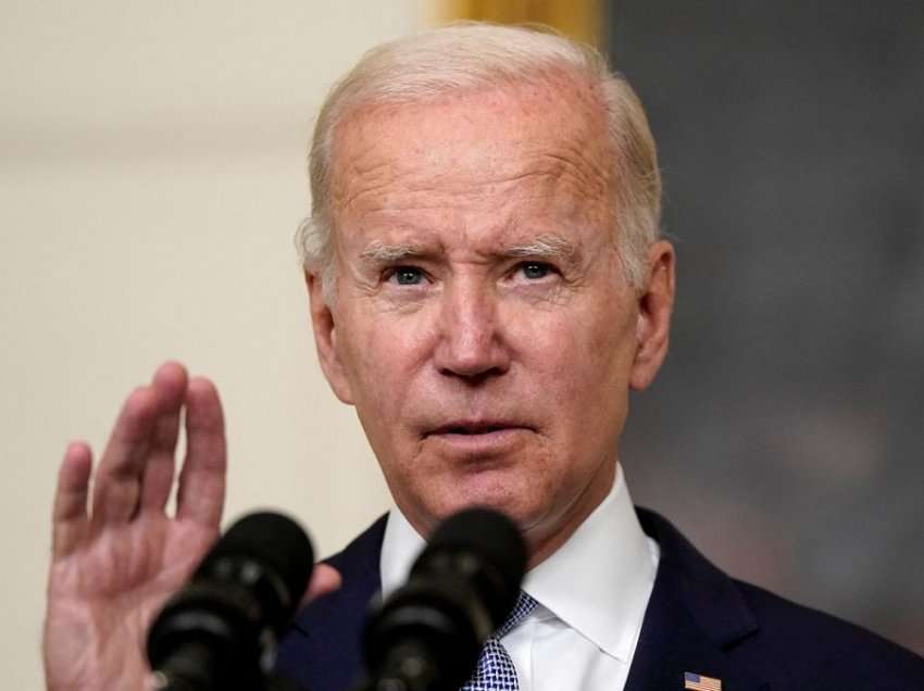 Presidenti Biden paralajmëron Iranin se do të përballet me kosto për shtypjen e protestave