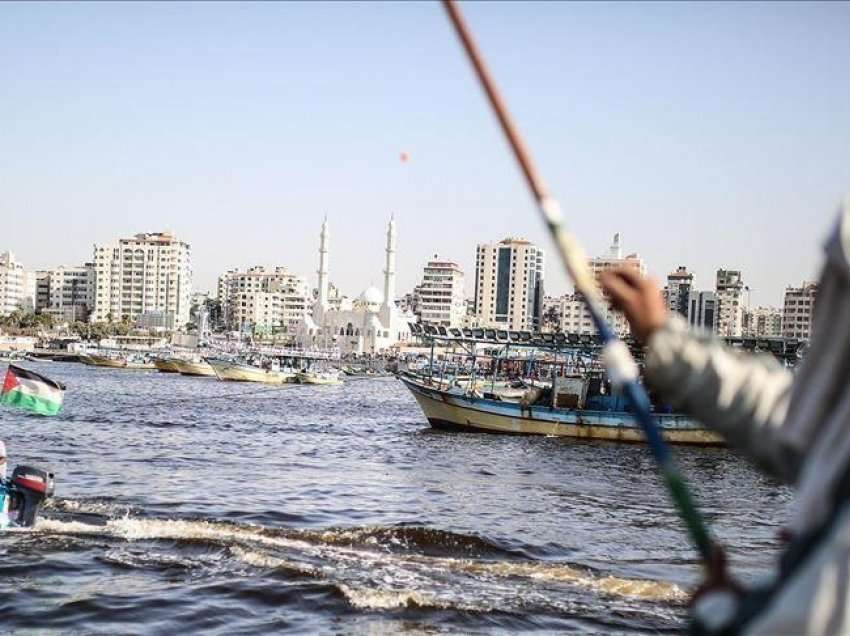 Izraeli arreston 4 peshkatarë palestinezë në brigjet e Gazës