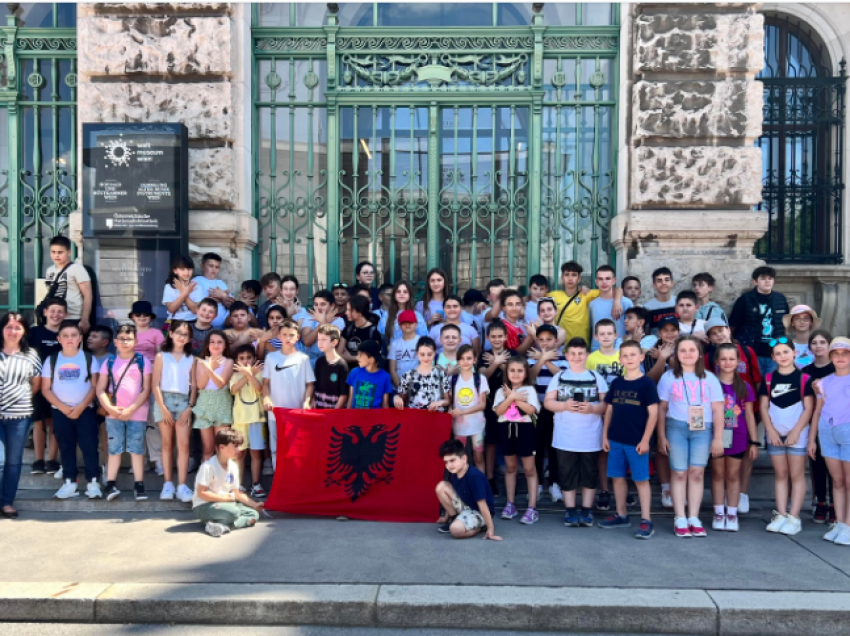 Mësuesit shqiptarë nga landi Austri e Epërme me nxënës vizituan Vjenën