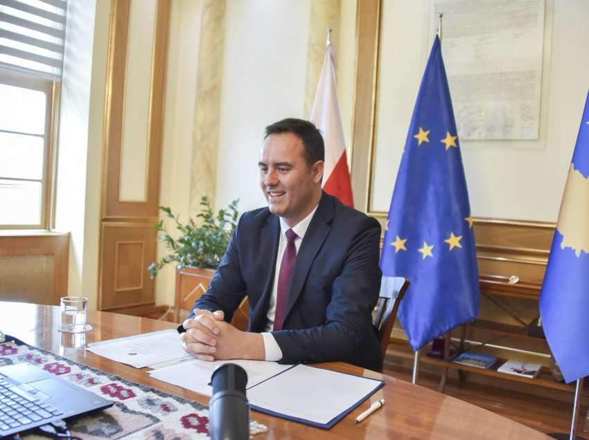Konjufca zhvilloi takim virtual me kryeparlamentaren polake