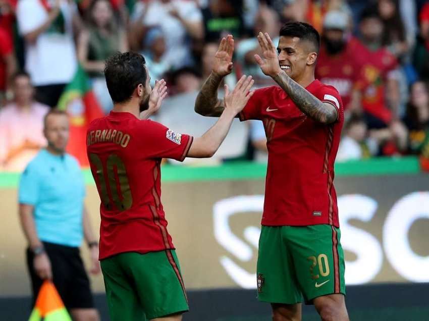 Portugalia gjunjëzon Çekinë, +2 pikë para Spanjës 