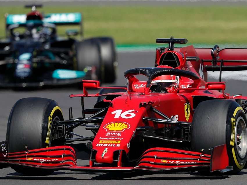 Leclerc mban lart flamurin e Ferrarit